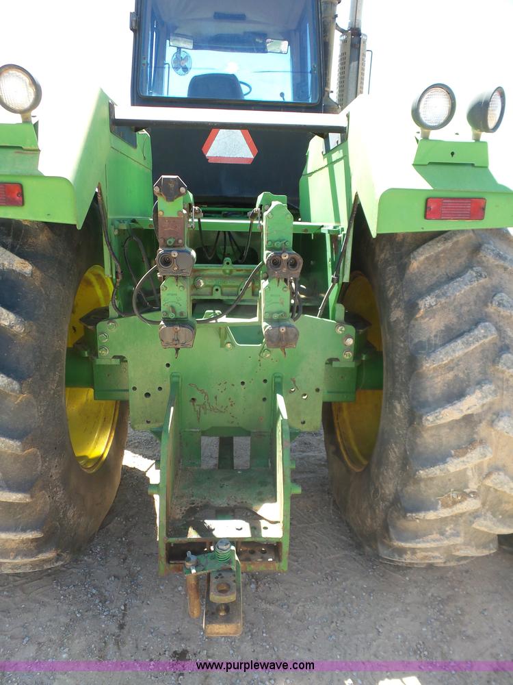 image for item J7539 1990 John Deere 8760 4WD tractor