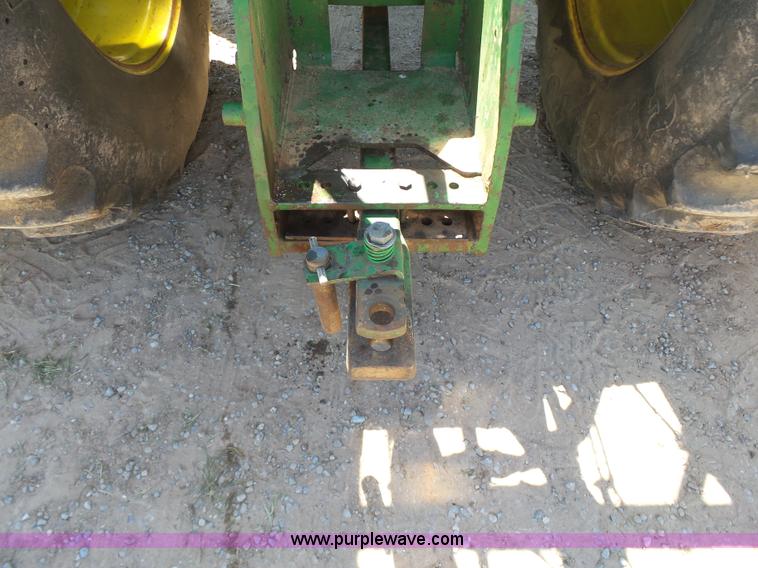 image for item J7539 1990 John Deere 8760 4WD tractor