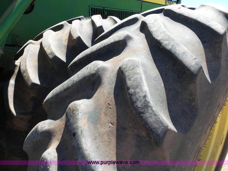 image for item J7539 1990 John Deere 8760 4WD tractor