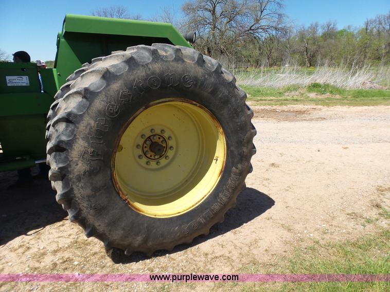 image for item J7539 1990 John Deere 8760 4WD tractor