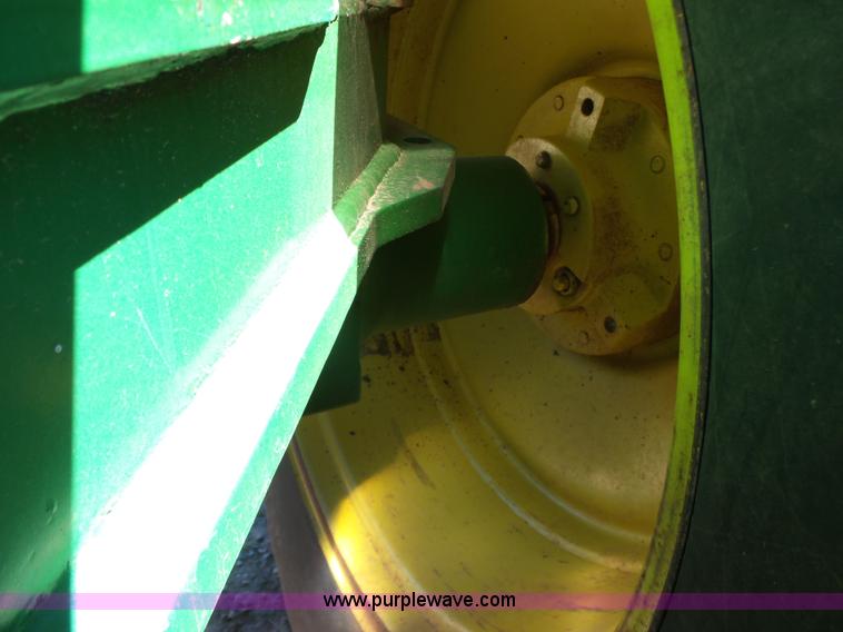 image for item J7539 1990 John Deere 8760 4WD tractor