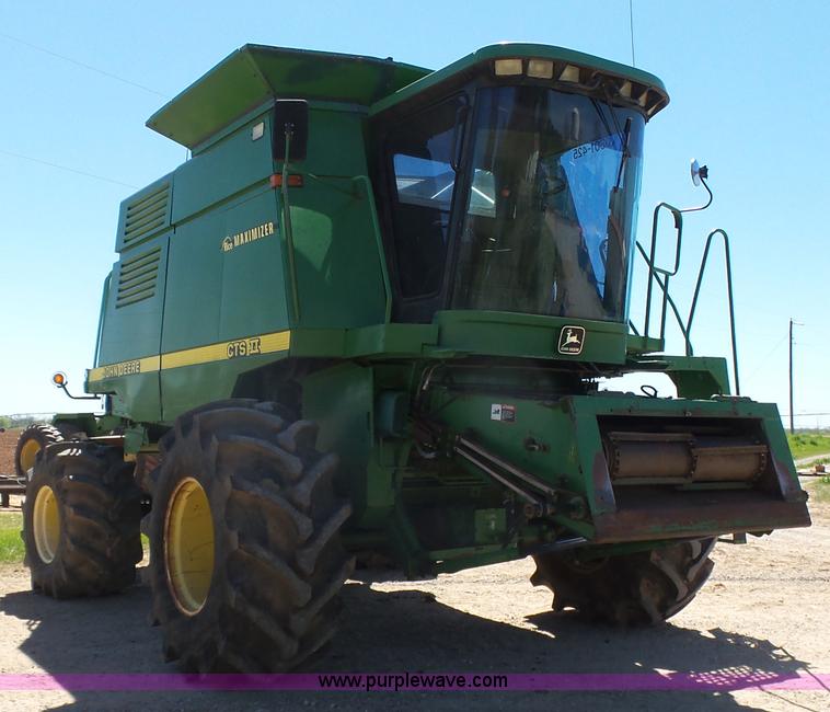 image for item J7541 1998 John Deere CTS II RWA combine