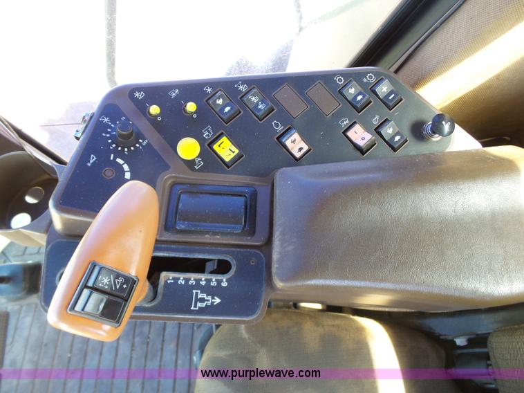 image for item J7541 1998 John Deere CTS II RWA combine