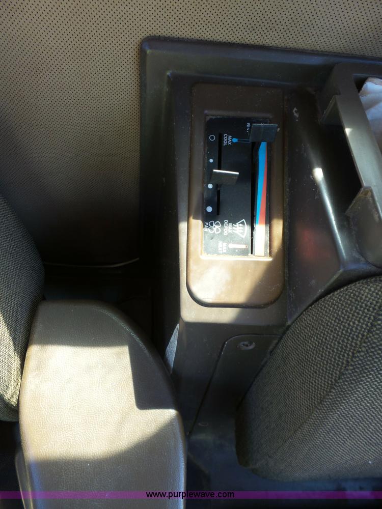 image for item J7541 1998 John Deere CTS II RWA combine