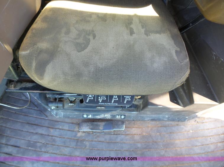 image for item J7541 1998 John Deere CTS II RWA combine