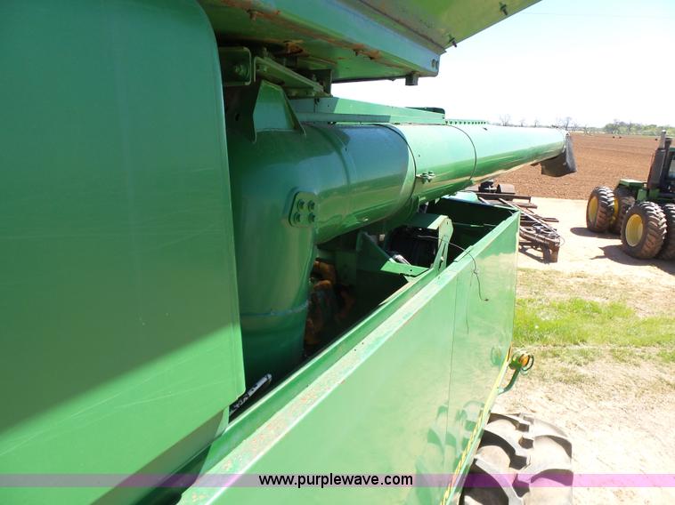 image for item J7541 1998 John Deere CTS II RWA combine