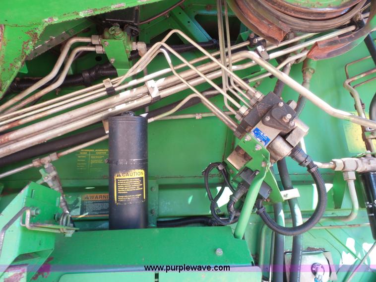 image for item J7541 1998 John Deere CTS II RWA combine