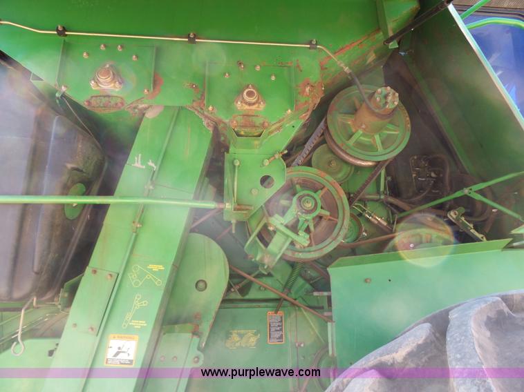 image for item J7541 1998 John Deere CTS II RWA combine