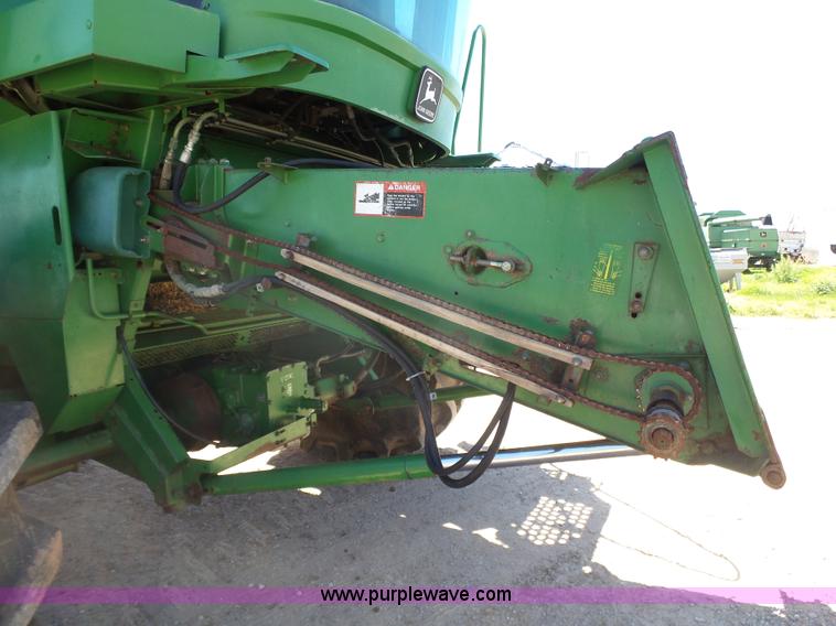 image for item J7541 1998 John Deere CTS II RWA combine
