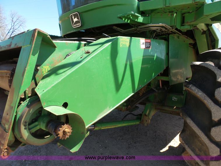 image for item J7541 1998 John Deere CTS II RWA combine