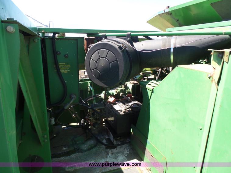 image for item J7541 1998 John Deere CTS II RWA combine