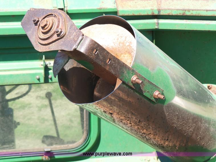 image for item J7541 1998 John Deere CTS II RWA combine