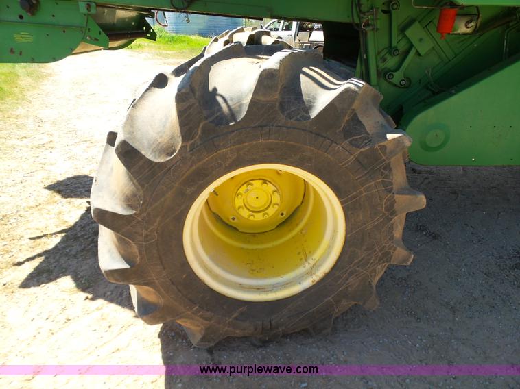 image for item J7541 1998 John Deere CTS II RWA combine