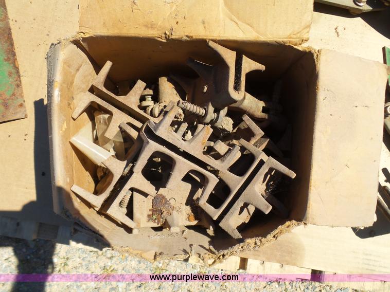 image for item J7541 1998 John Deere CTS II RWA combine