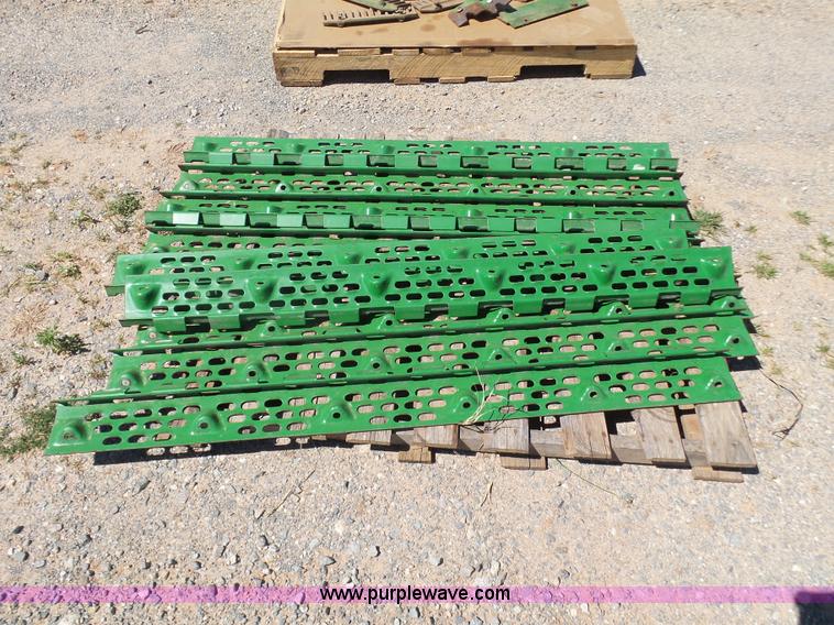 image for item J7541 1998 John Deere CTS II RWA combine