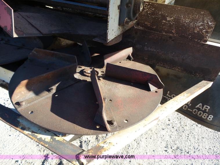 image for item J7647 2000 Sterling L7500 dry spreader applicator truck