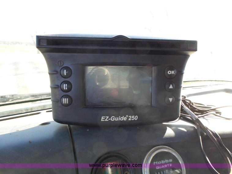 image for item J7647 2000 Sterling L7500 dry spreader applicator truck