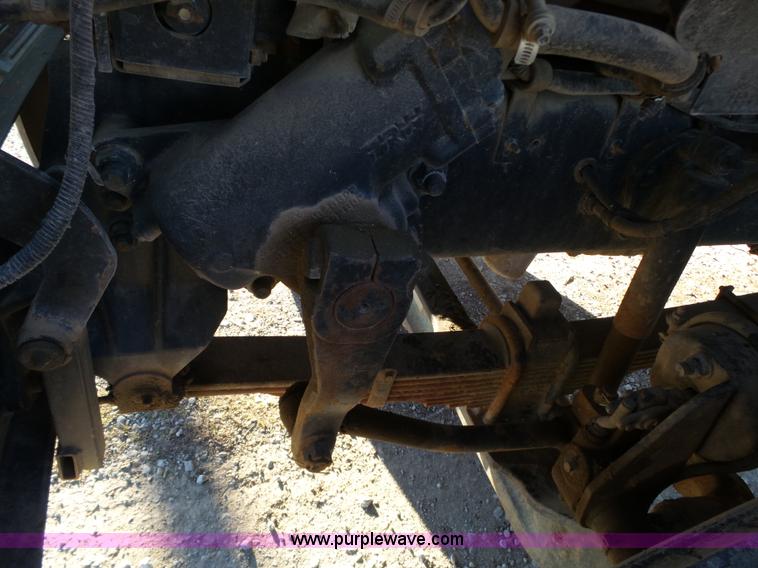 image for item J7647 2000 Sterling L7500 dry spreader applicator truck