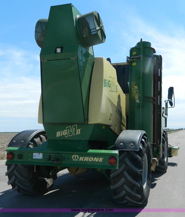 image for item J8981 2006 Krone Big M II self-propelled windrower
