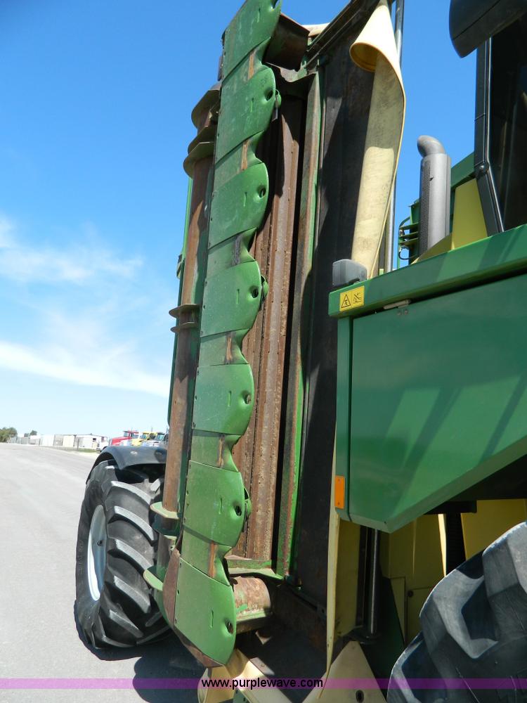 image for item J8981 2006 Krone Big M II self-propelled windrower
