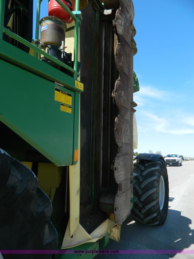 image for item J8981 2006 Krone Big M II self-propelled windrower
