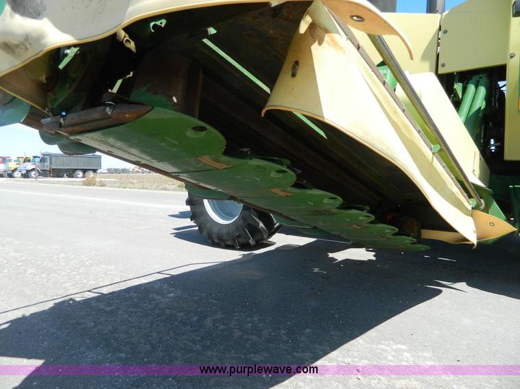 image for item J8981 2006 Krone Big M II self-propelled windrower