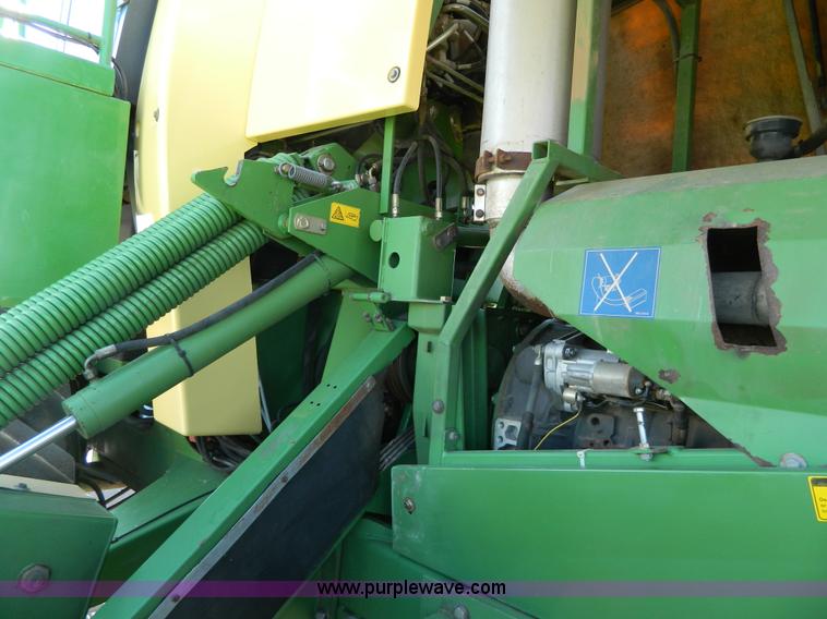 image for item J8981 2006 Krone Big M II self-propelled windrower