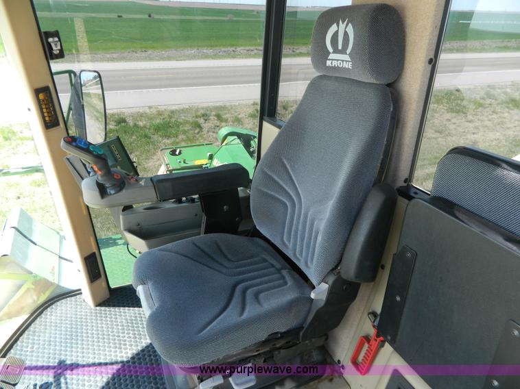 image for item J8981 2006 Krone Big M II self-propelled windrower