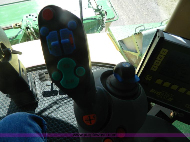 image for item J8981 2006 Krone Big M II self-propelled windrower