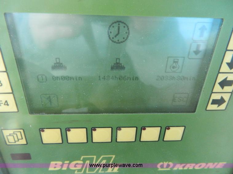 image for item J8981 2006 Krone Big M II self-propelled windrower