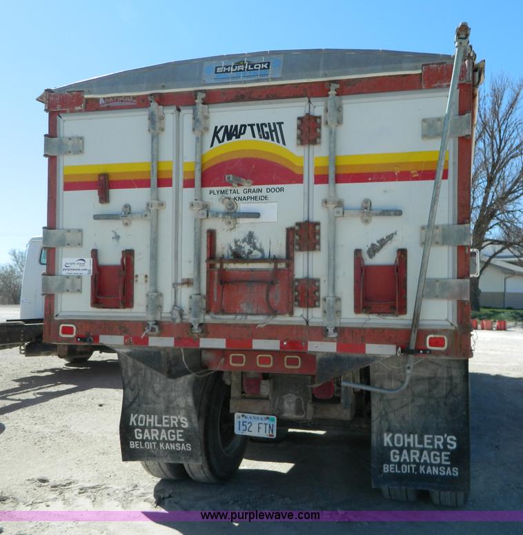 image for item J8989 1981 Chevrolet C70 grain truck