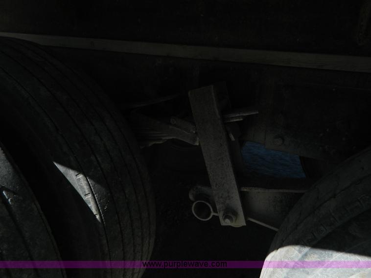 image for item J8989 1981 Chevrolet C70 grain truck