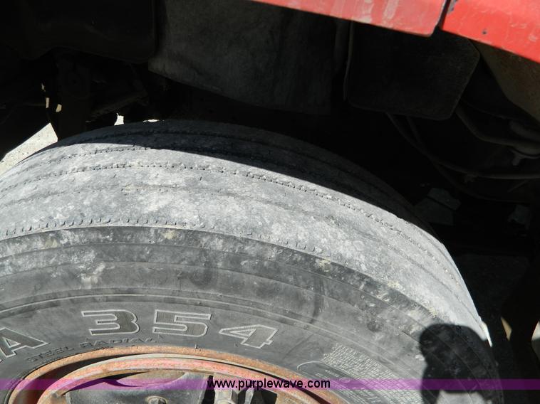 image for item J8989 1981 Chevrolet C70 grain truck