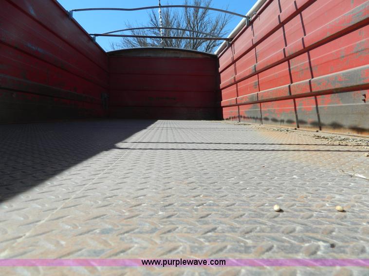 image for item J8989 1981 Chevrolet C70 grain truck