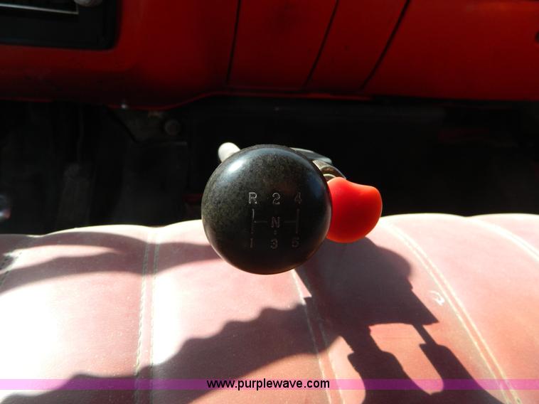 image for item J8989 1981 Chevrolet C70 grain truck