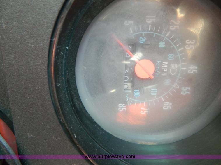 image for item J8989 1981 Chevrolet C70 grain truck