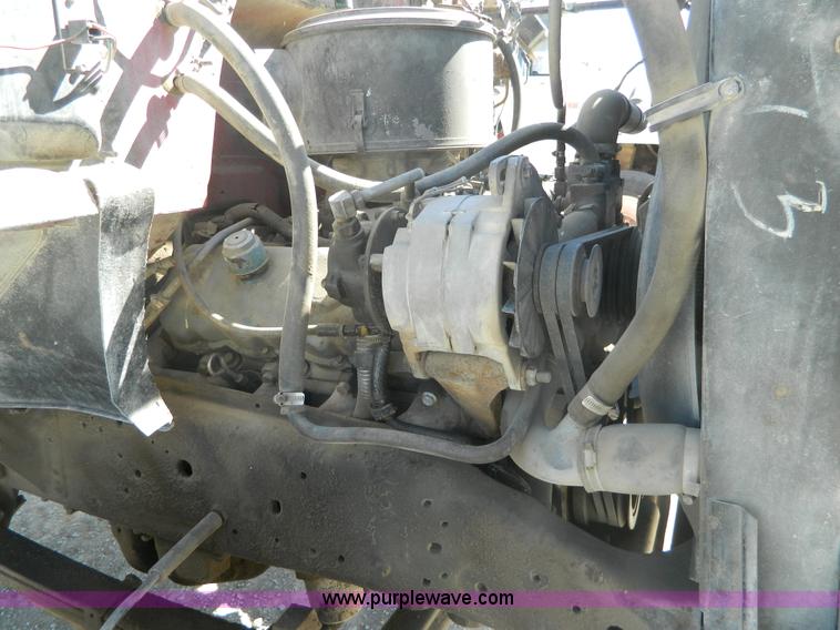 image for item J8989 1981 Chevrolet C70 grain truck