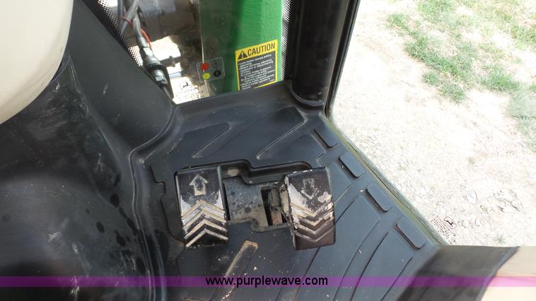image for item K5128 2007 John Deere 4720 MFWD tractor