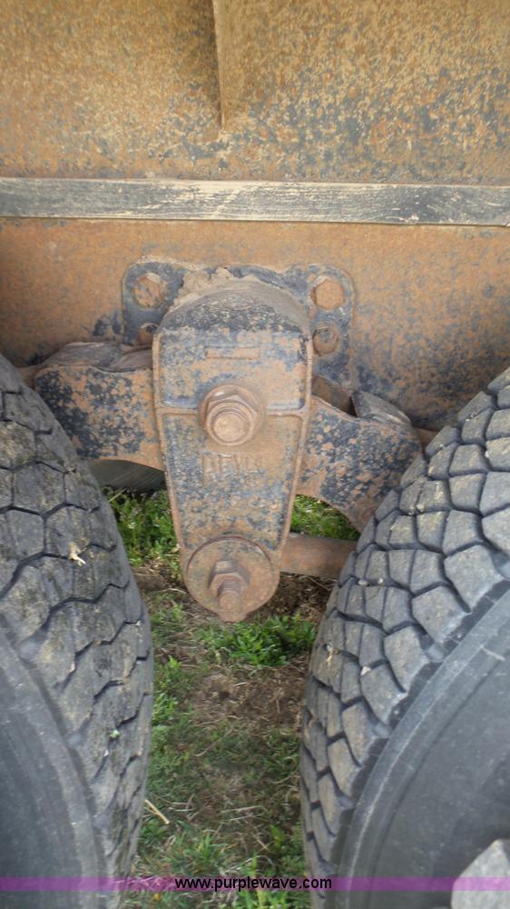 image for item K6750 1981 Ford LNT9000 grain truck