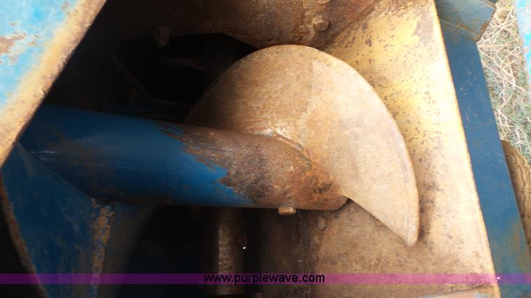 image for item K6754 Kinze 1040 grain cart