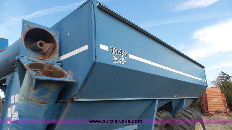 image for item K6754 Kinze 1040 grain cart