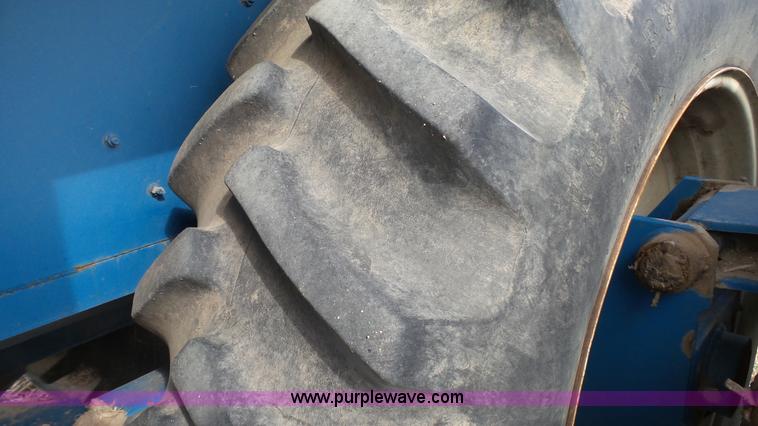 image for item K6754 Kinze 1040 grain cart