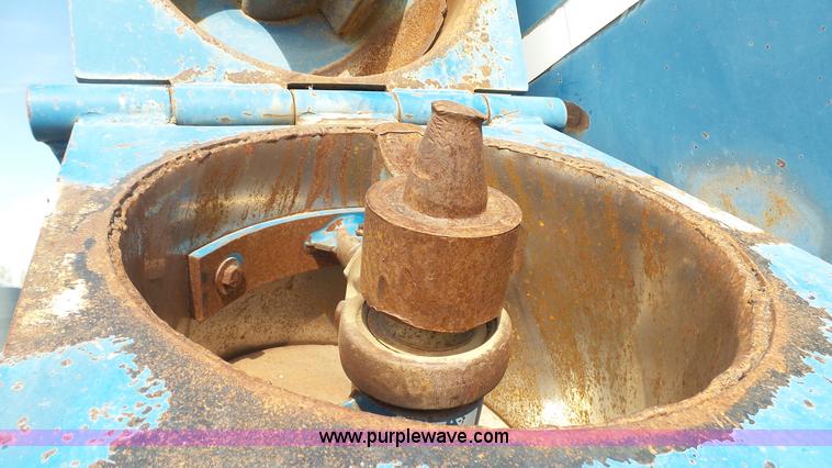 image for item K6754 Kinze 1040 grain cart