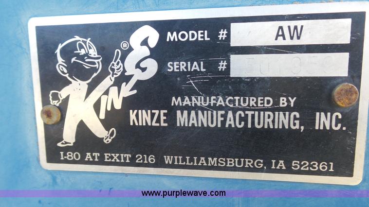 image for item K6754 Kinze 1040 grain cart