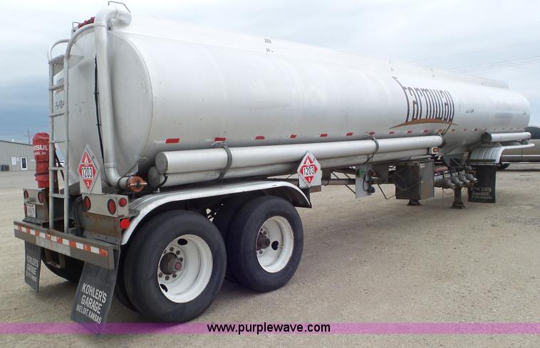image for item K6822 1986 VIM tank trailer