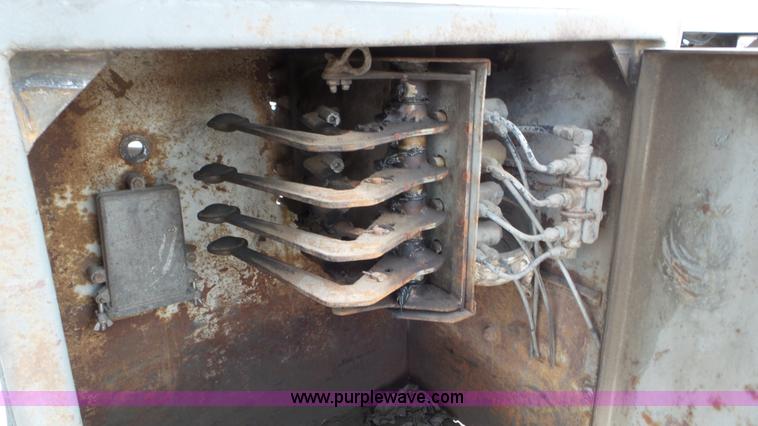 image for item K6822 1986 VIM tank trailer