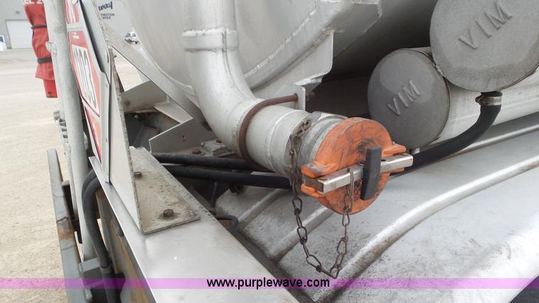 image for item K6822 1986 VIM tank trailer