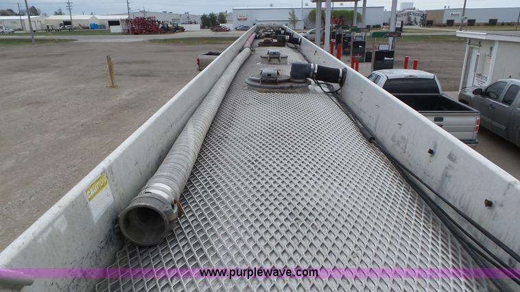 image for item K6822 1986 VIM tank trailer