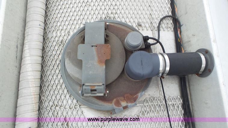 image for item K6822 1986 VIM tank trailer