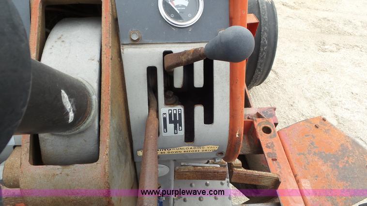 image for item K6823 Massey-Ferguson 1130 tractor